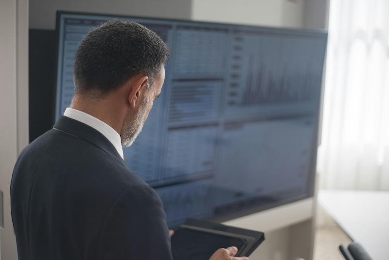 Holding Reprise Entreprise Comet Expertise